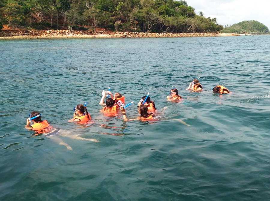 student tour thailand snorkelling